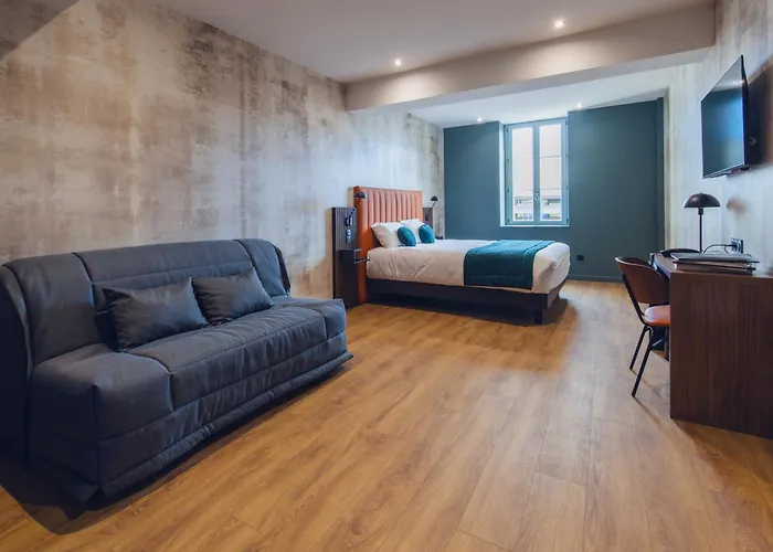 Hopper Hotel 3*